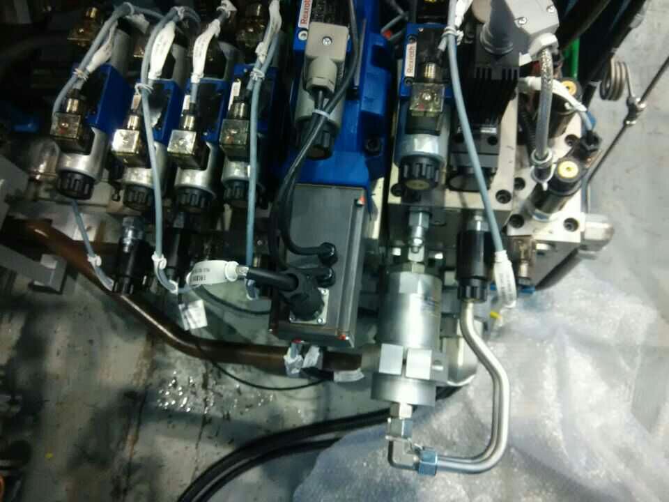 1464678859502611.jpg 注塑機增壓器應用